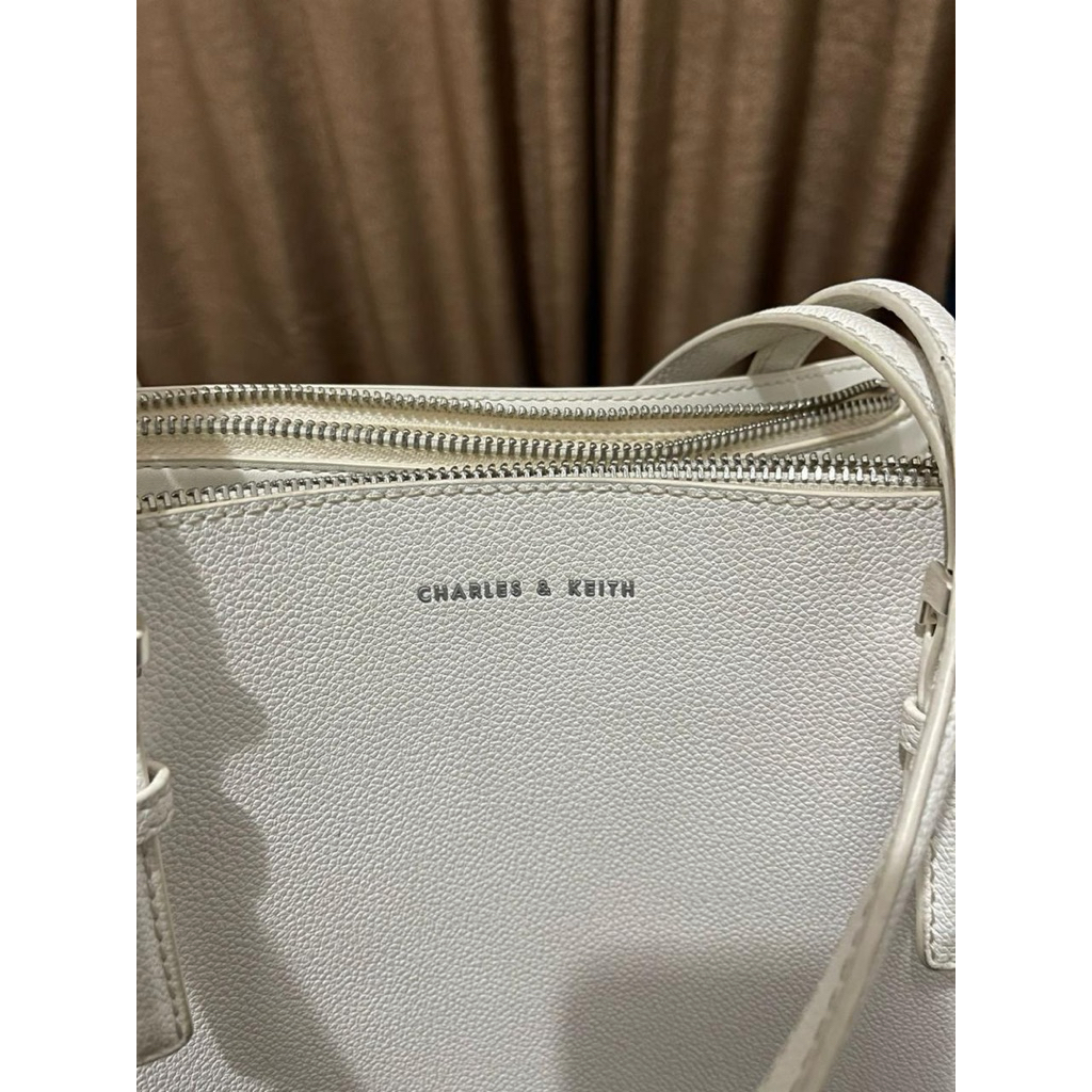 Tas Tote Bag Sansa Charles and Keith original