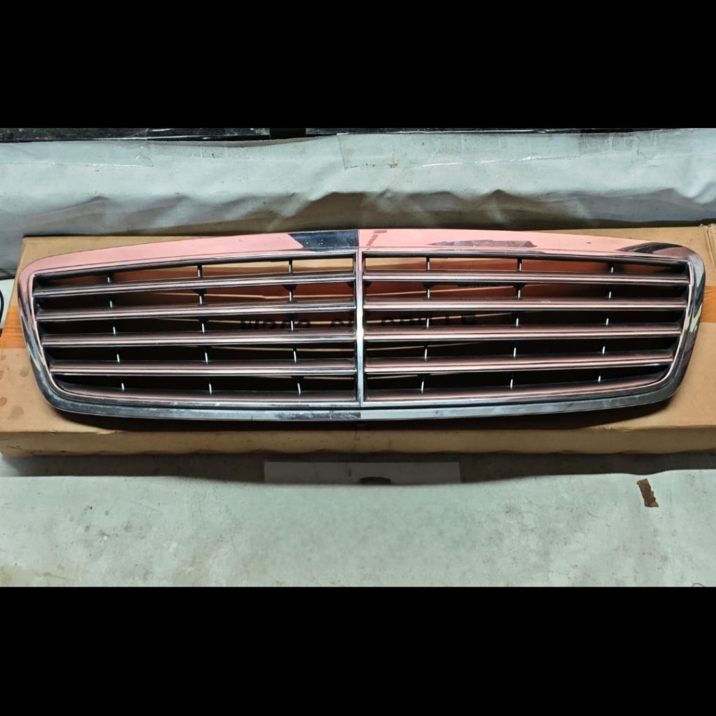 Grill mercy mercedes benz W203 C-class original