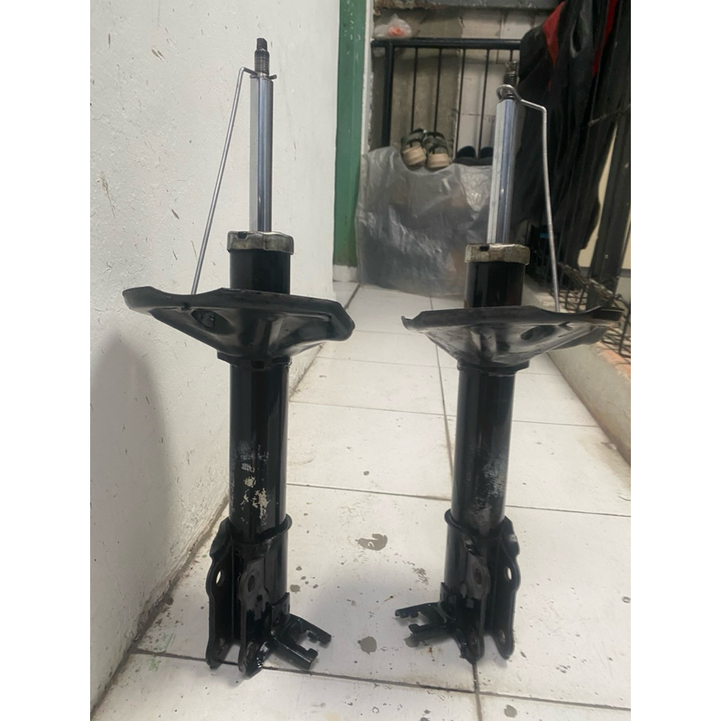 Shock Absorber Belakang Hyundai Avega