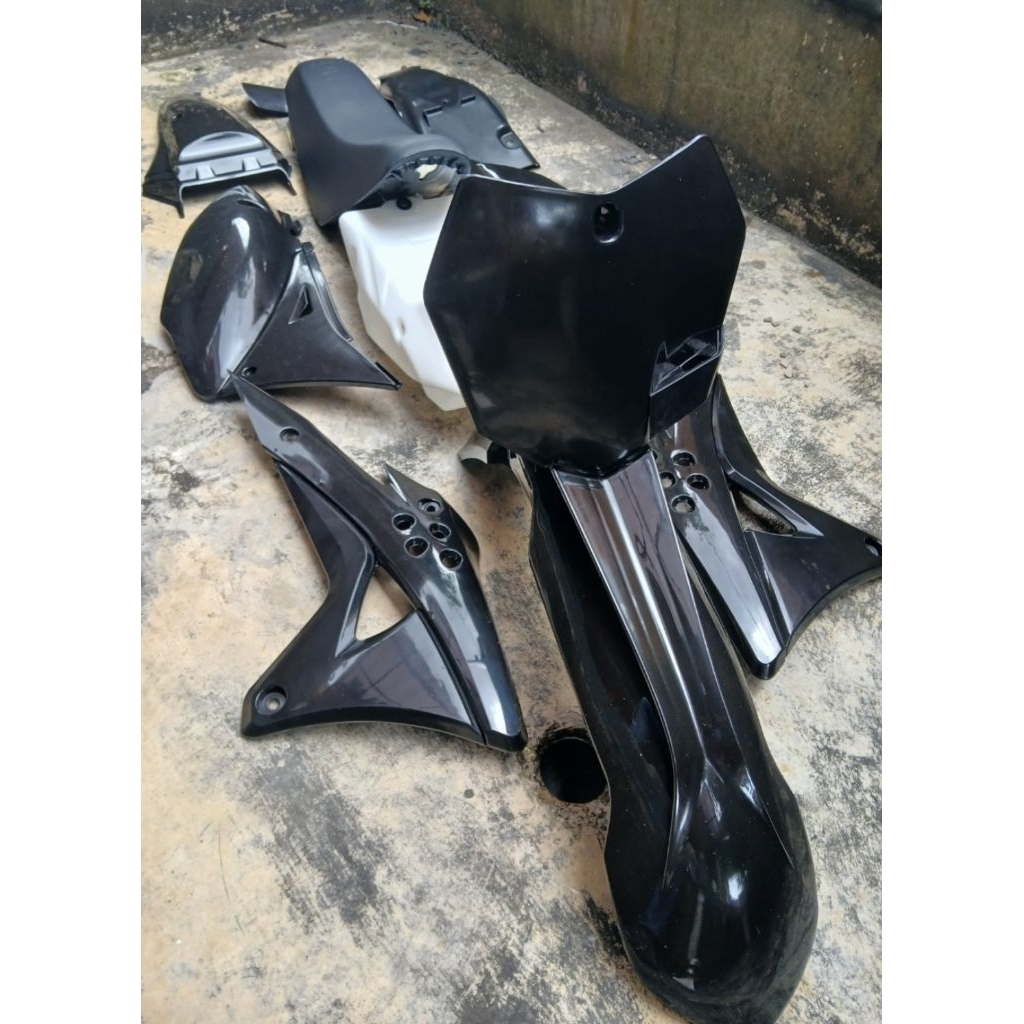 BODY SET GORDON HITAM FULL PNP KLX 150