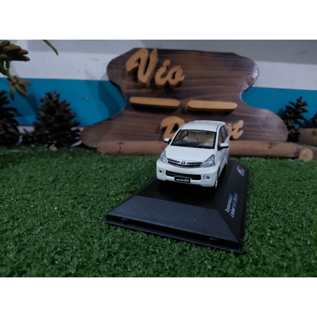 Diecast Miniatur Toyota Avanza G skala 1:43