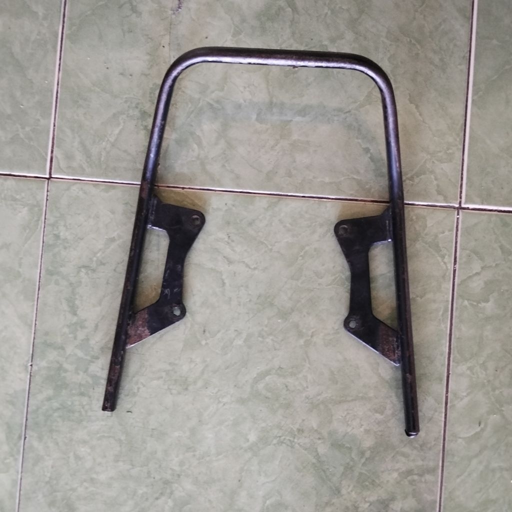 behel besi belakang Kawasaki Kaze original copotan