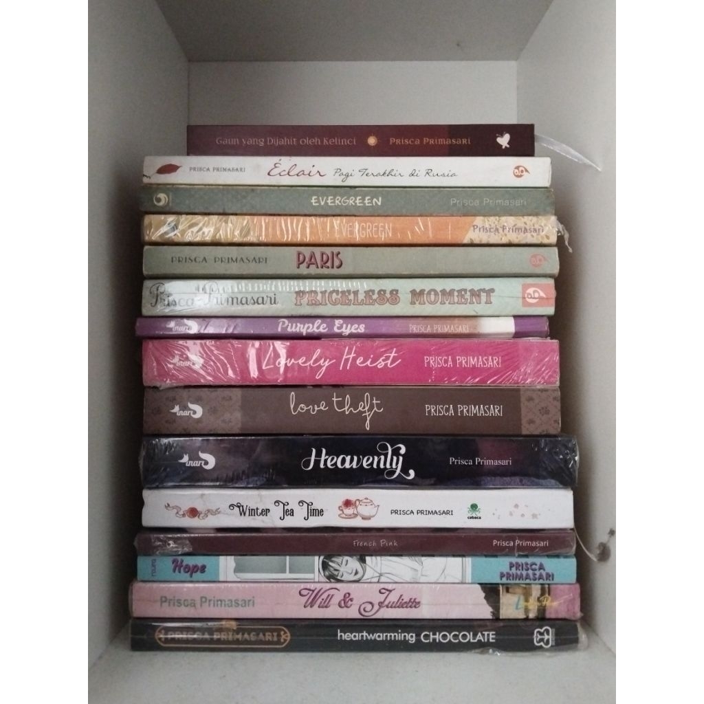 Preloved Novel Prisca Primasari Eclair Evergreen Paris Purple Eyes Love Theft Winter Tea Time Hope H