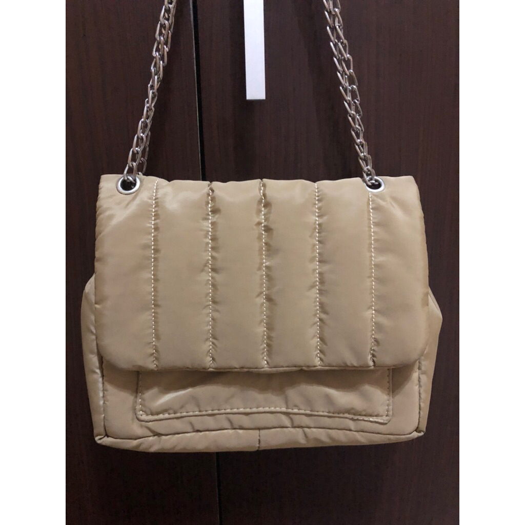 Preloved Tas LC Waikiki Sling bag