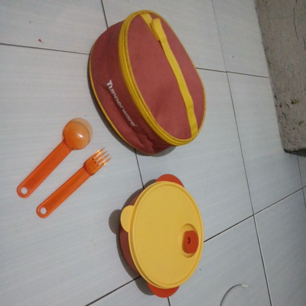 set bekal cwl tupperware