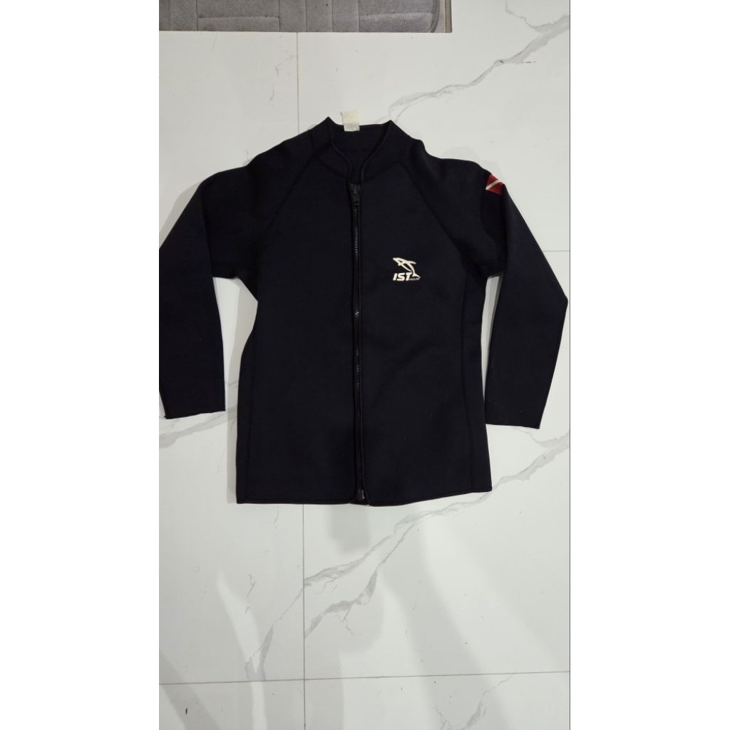 Wetsuit Atasan Merk IST