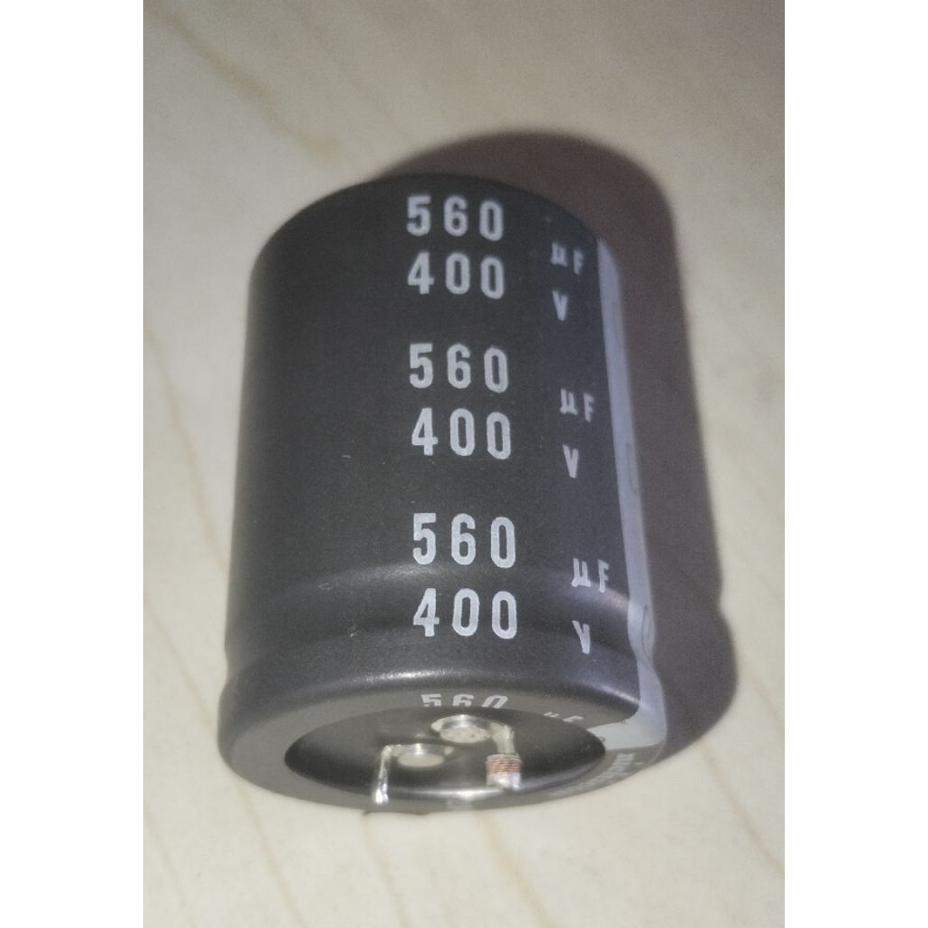 ELCO 400V 560UF T 4.5CM D 3.5CM  BEKAS