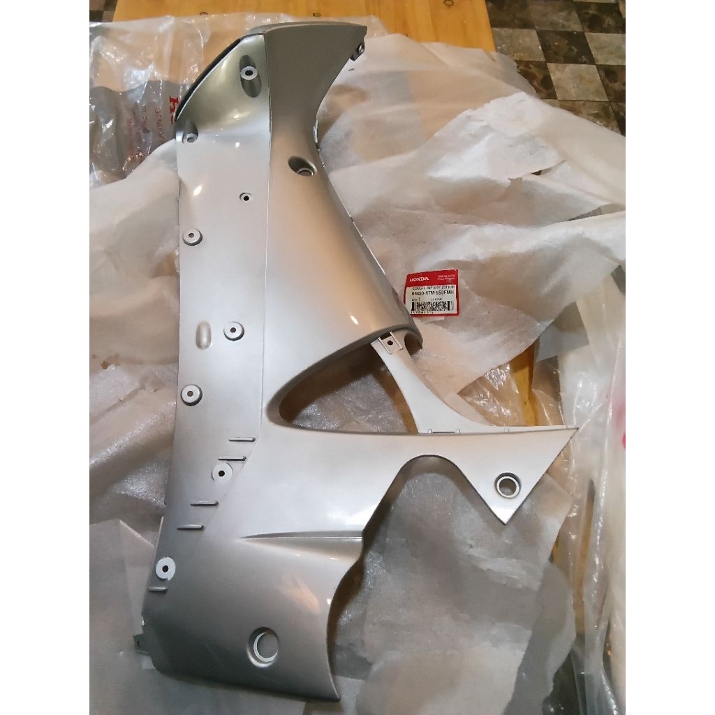 64450 KTM 850FMH COVER SAYAP DALAM SUPRA X125 LAMA SILVER KIRI ORIGINAL