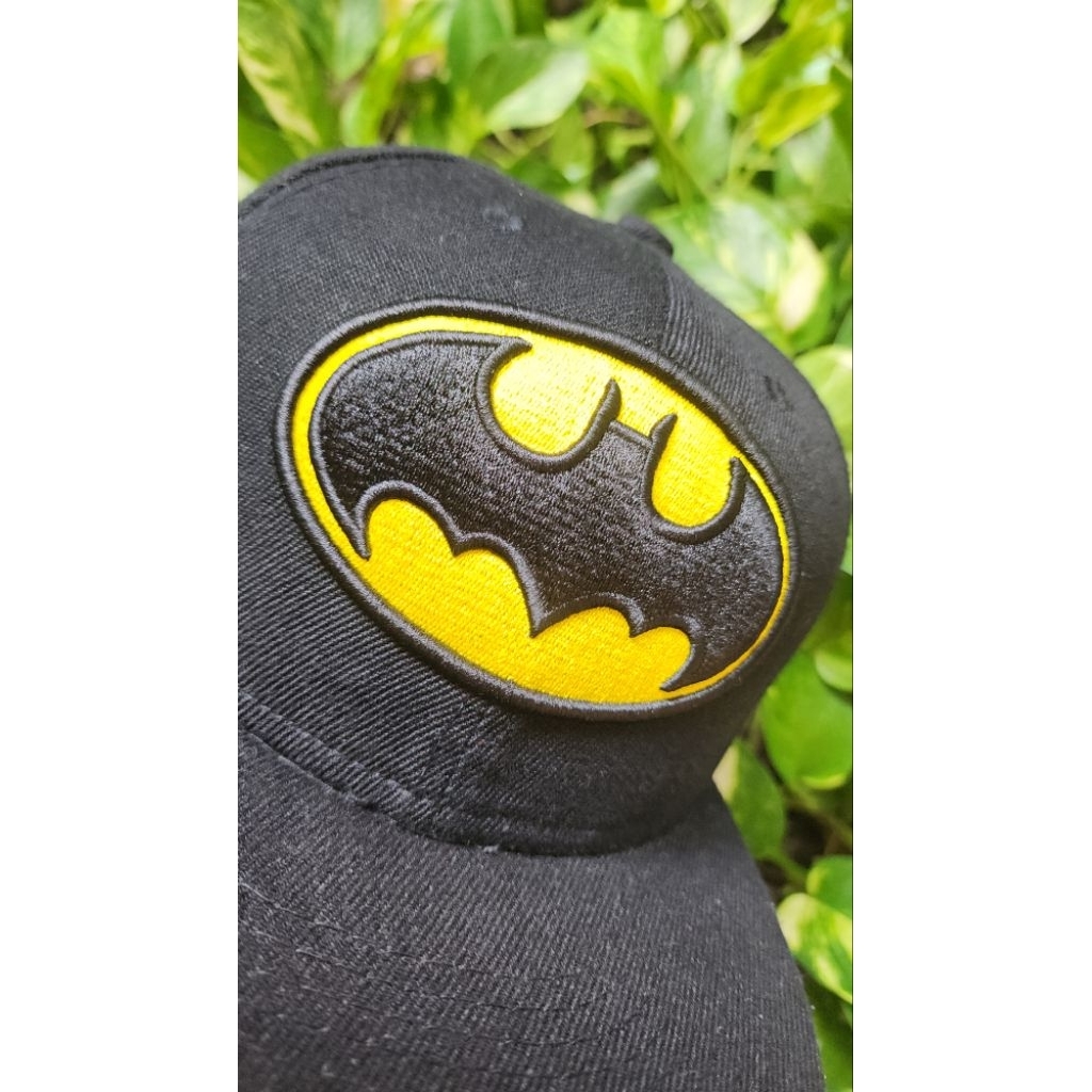 topi batman official