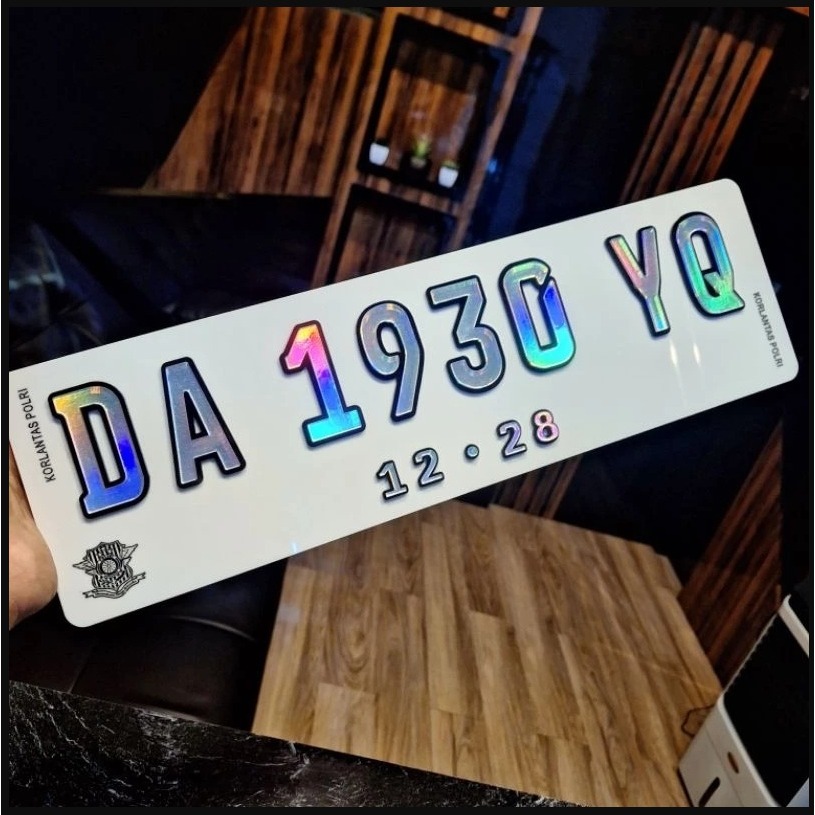 Plat Nomor Mobil Akrilik Timbul 3D Hologram