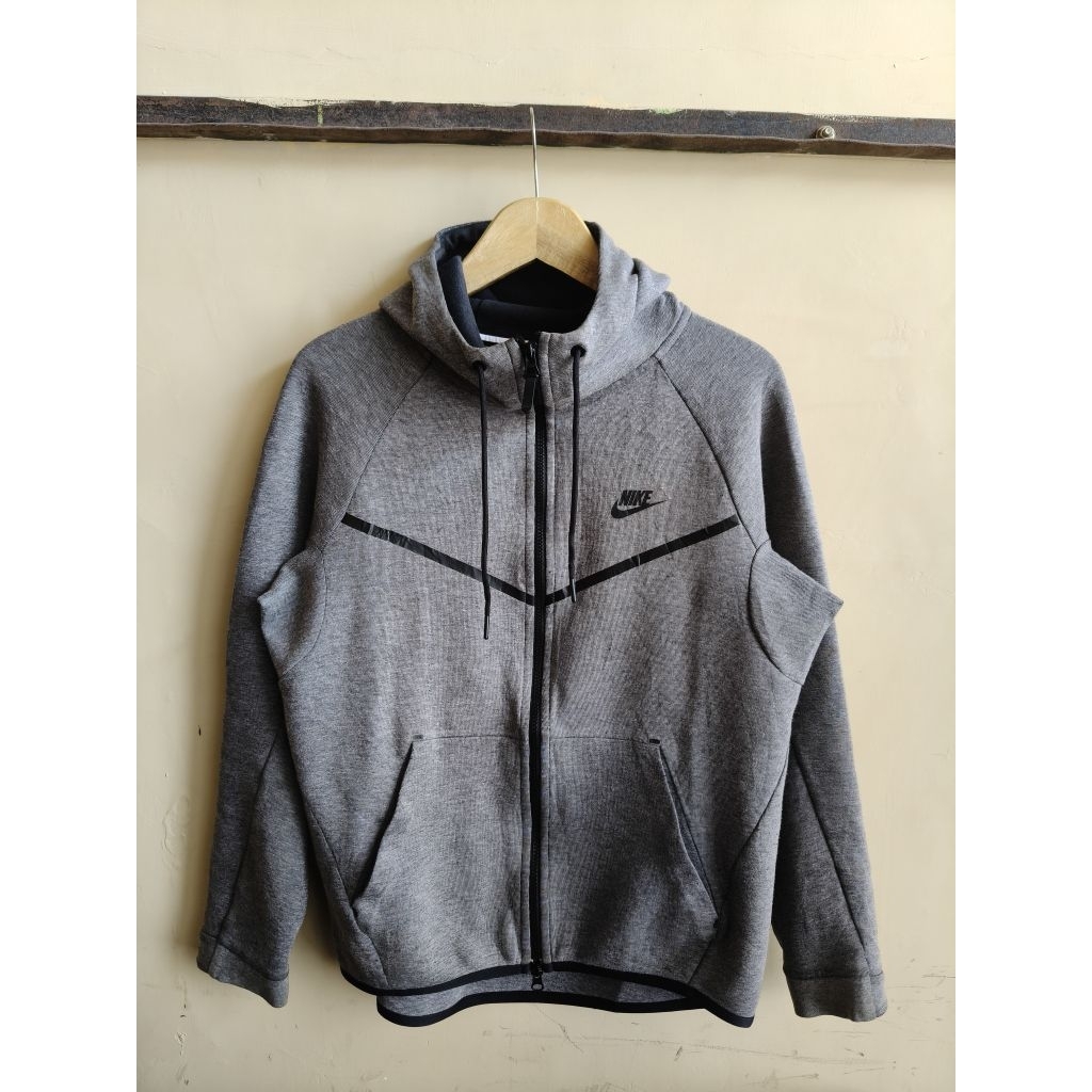 nike tech