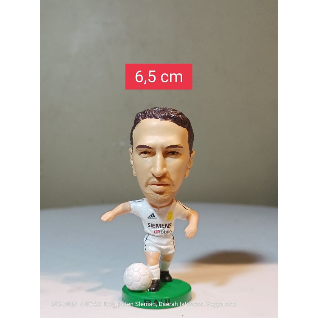 action figure pemain bola Raul Gonzales Real Madrid 7 siemens mobile