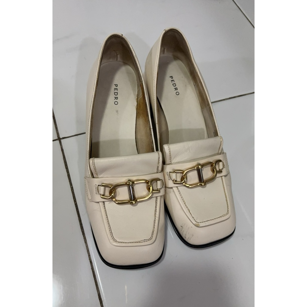 sepatu flat pedro - preloved