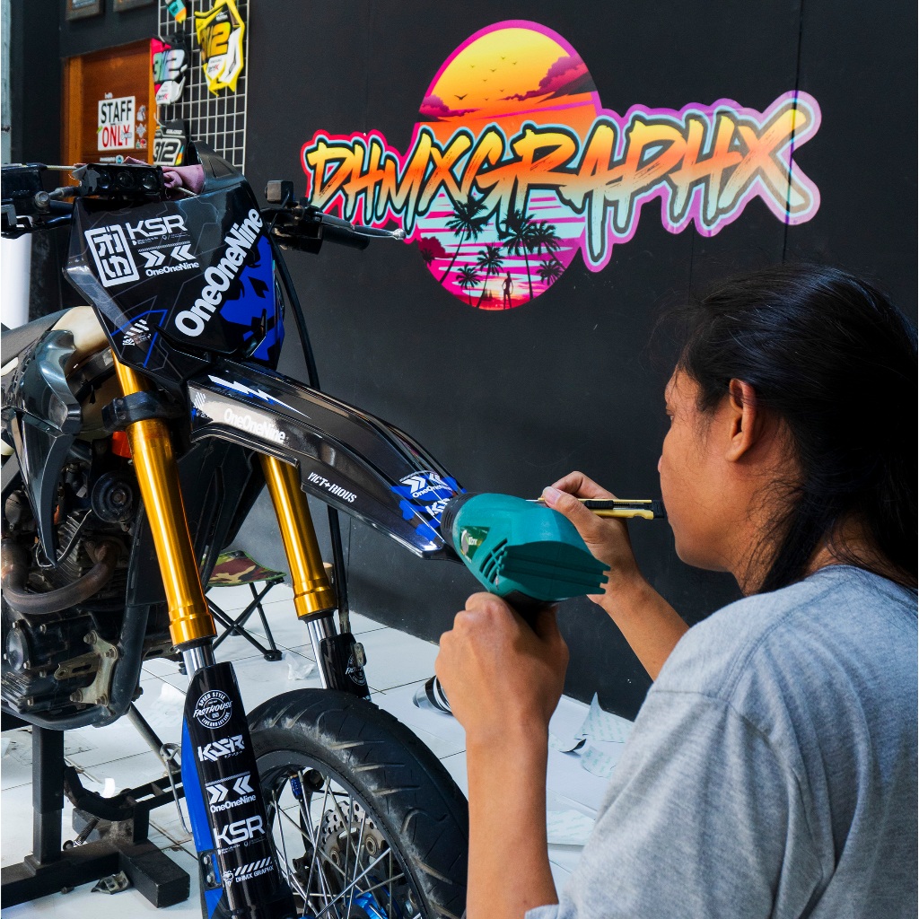 Decal sticker HOLOGRAM CRF150 WR155 KLX150 NEW DTRACKER Presisi CUSTOM BAWA DESAIN SENDIRI | Dhmx Gr