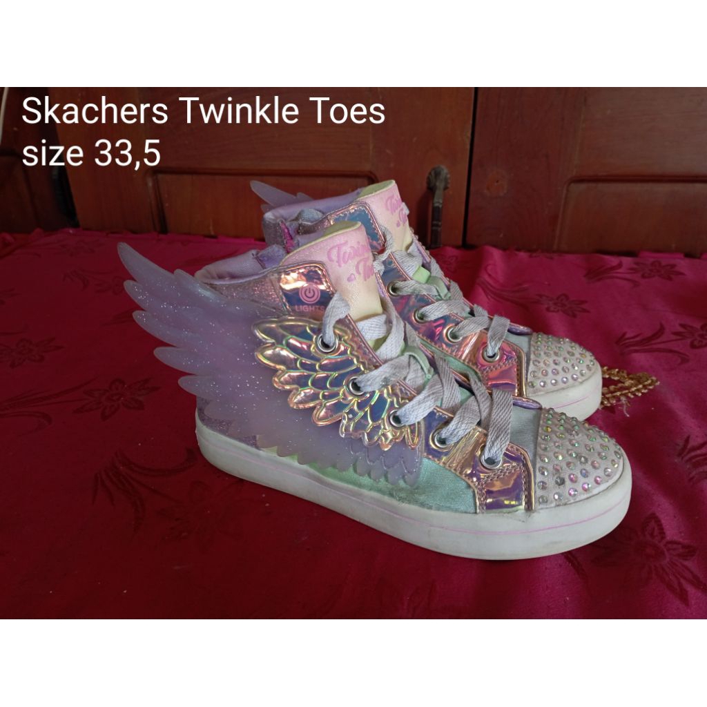skeacers twinkle toes