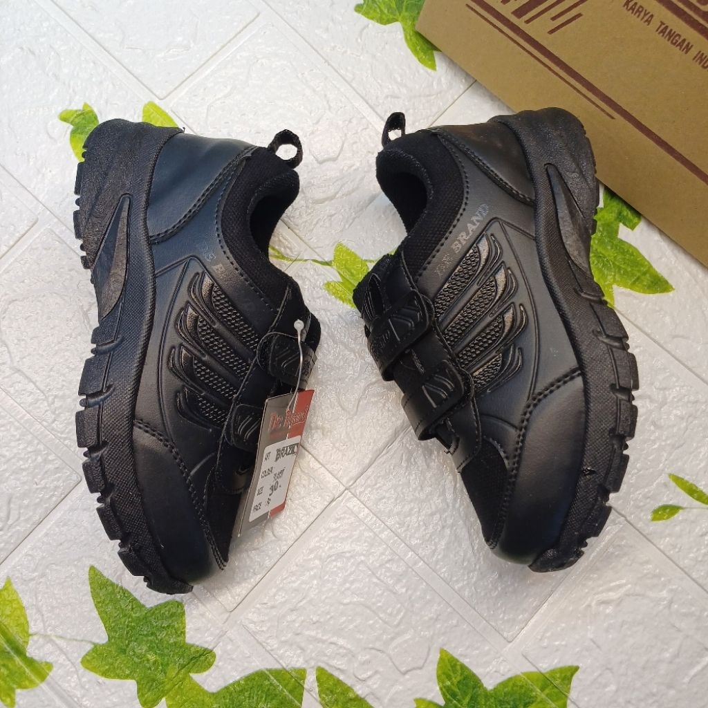 Sepatu sekolah De Brand anak 30/33