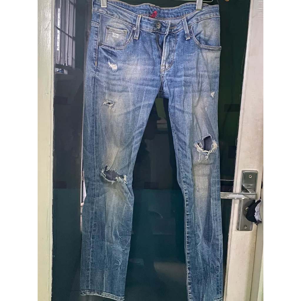 Ripped Jeans LOGO Wanita Original (preloved)