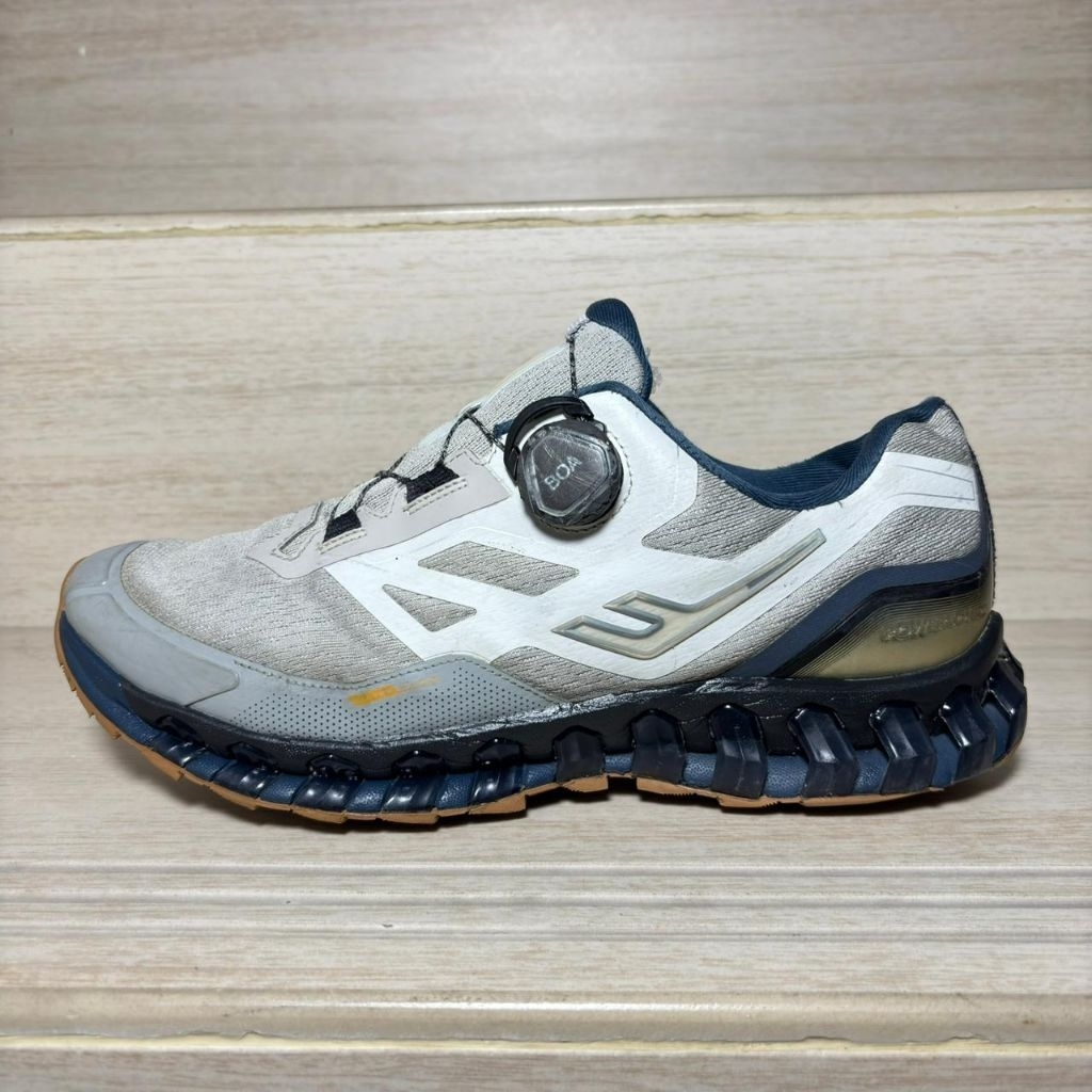 SEPATU OUTDOOR TREKKING HIKING & RUNNING PROSPECS BOA SYSTEM / TALI PUTAR SECOND ORIGINAL  [ MURAH ]