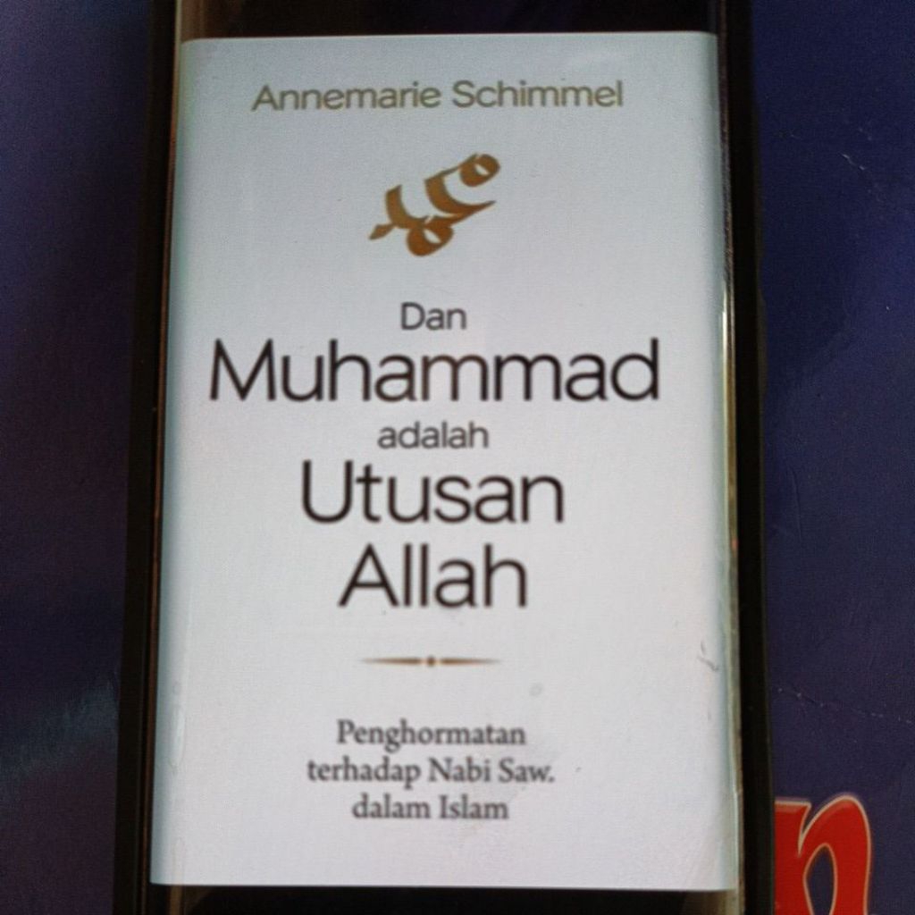 buku dan Muhammad adalah utusan Allah