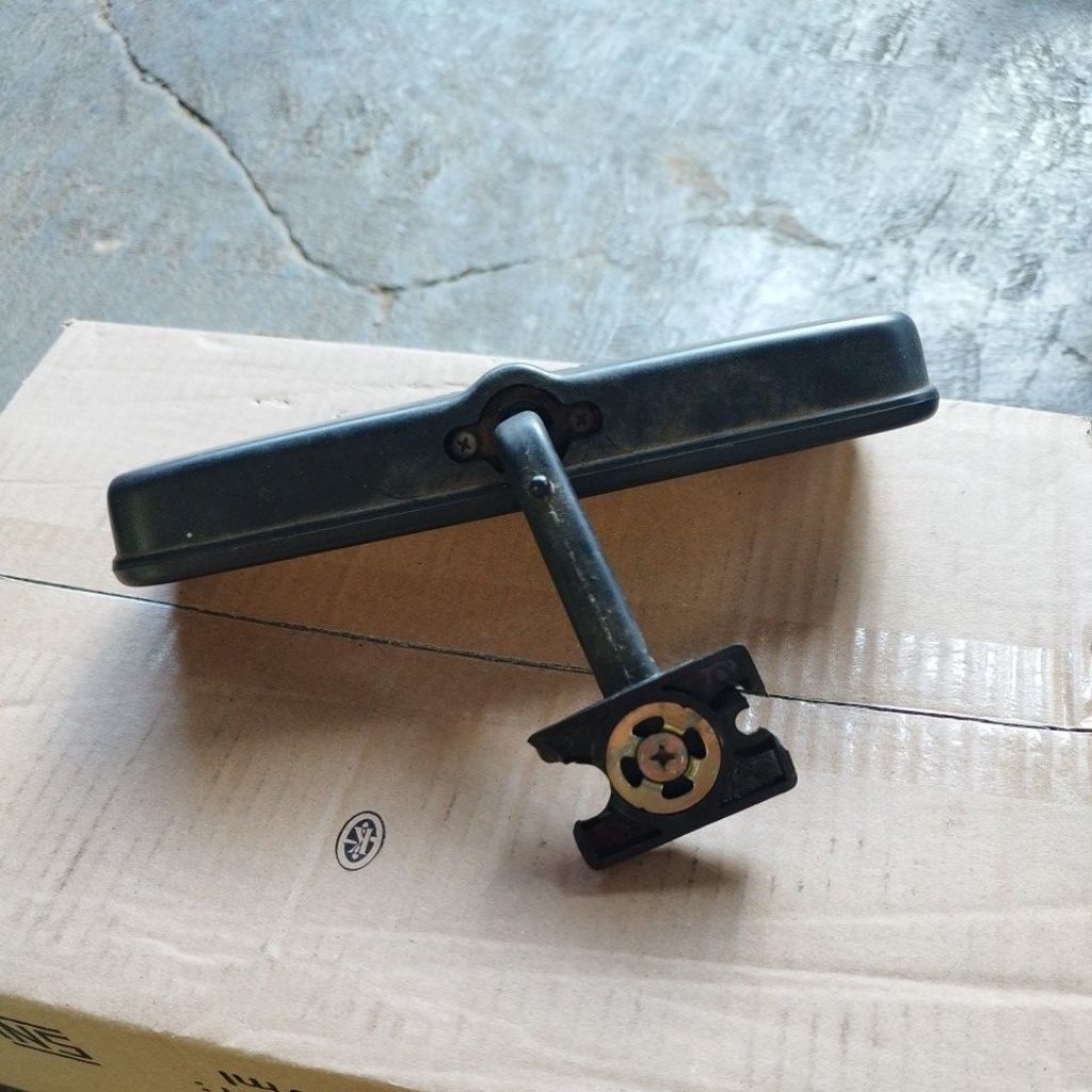 spion tengah Suzuki esteem japan