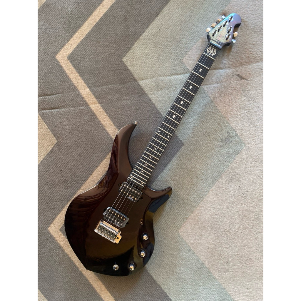 gitar musicman majesty replika