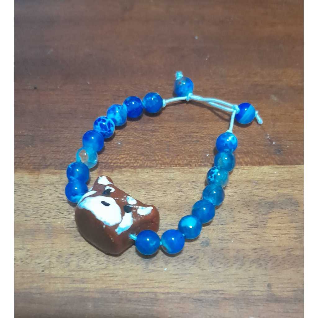 Gelang Redpanda, Blue agate