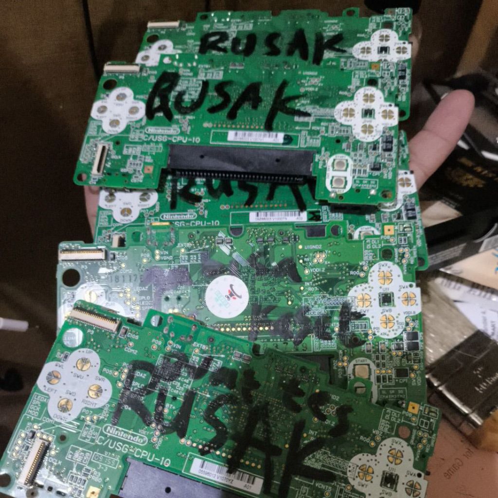 mesin rusak bekas Nintendo 5 unit