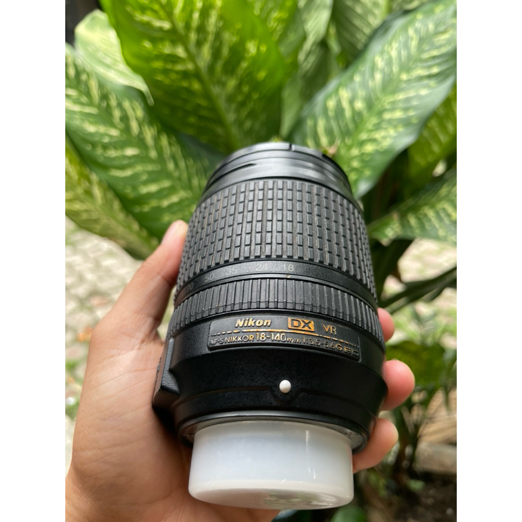 Lensa Nikon 18-140mm VR