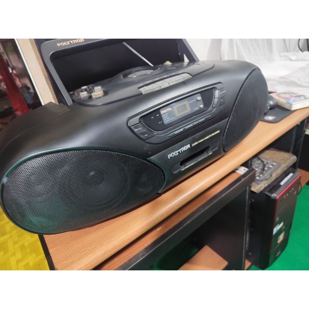 Radio Casset Bazzoke Polytron  PSC.... Radio Jadul Antik Langka Bening  Mempesona dan terbaik, MIC, 