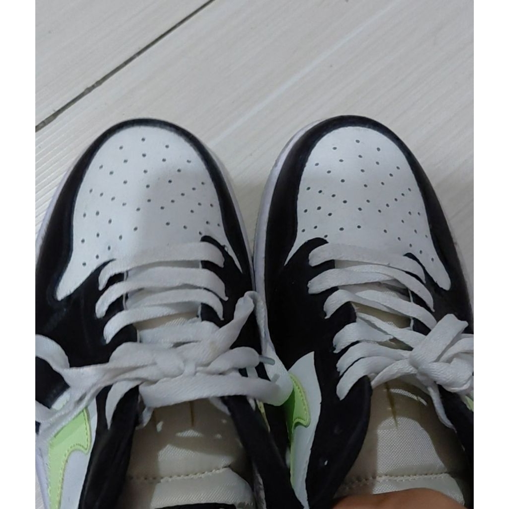 Sepatu prelove