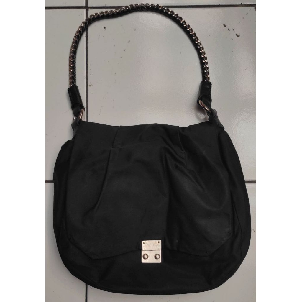 Tas Bahu / Shoulder Bag warna Hitam merk Agnes B Preloved