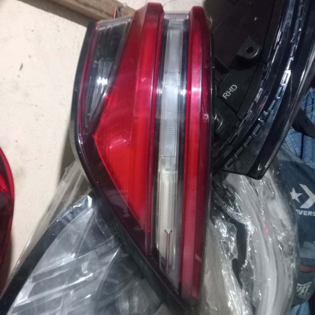 Stoplamp Lampu Belakang Fortuner Vrz