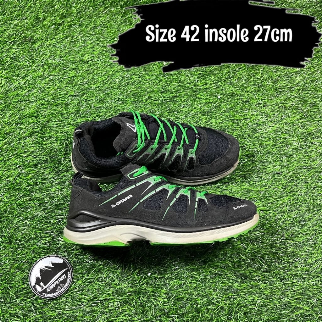 Sepatu Outdoor Gunung Hiking Lowa Size 42