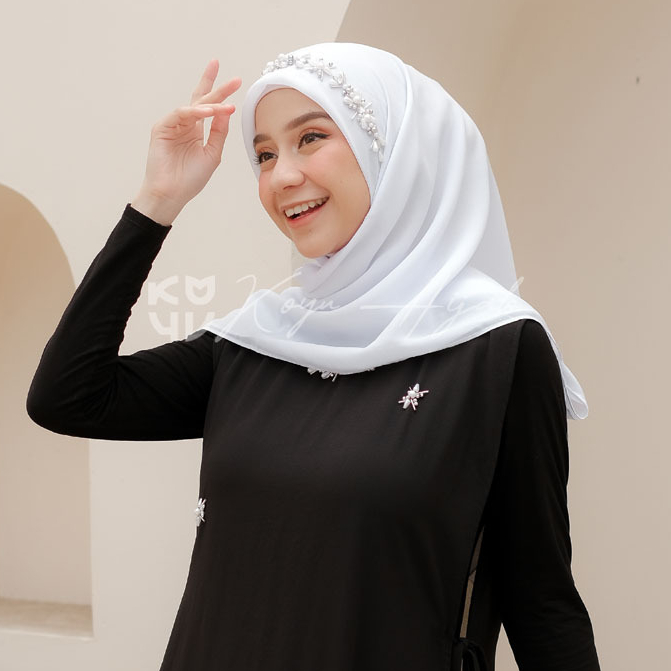 Koyu Hijab Segiempat Viney Jepang Luxury Payet
