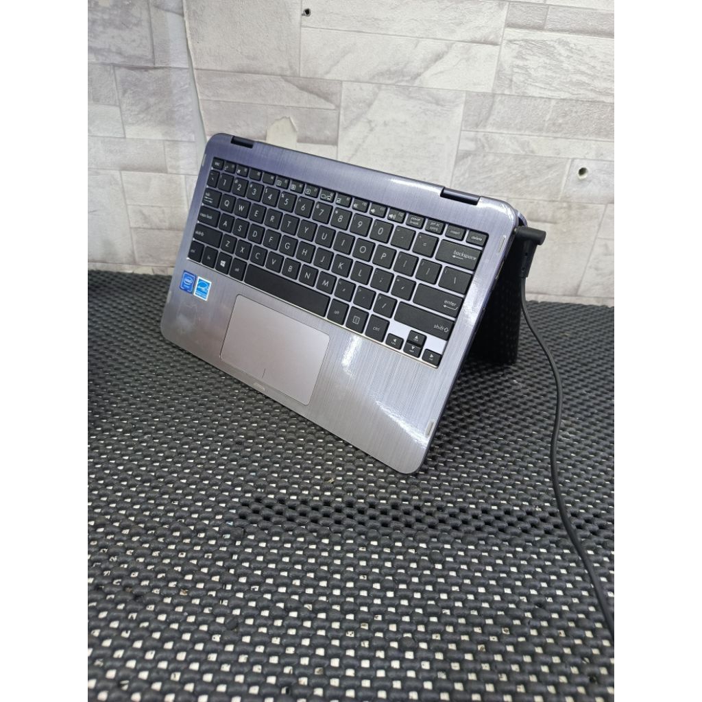 Netbook Asus tp203nah intel CELERON n3350 ram 4 gb hdd 500 gb dijual kondisi seadanya
