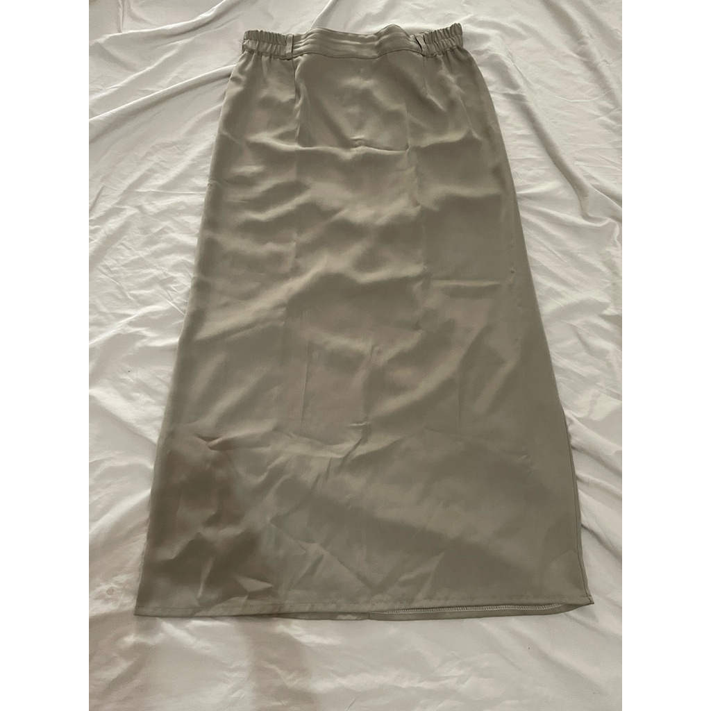 rok warna cream