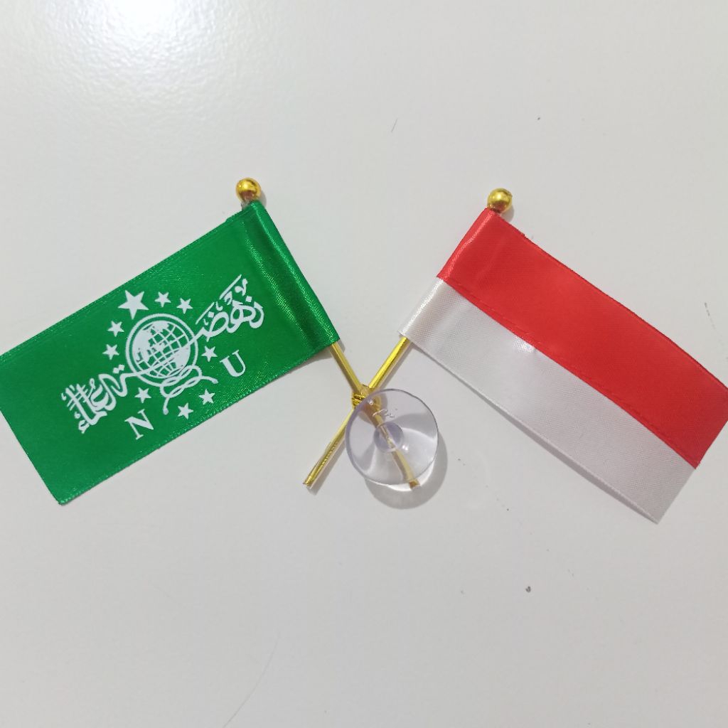 Bendera NU silang INDONESIA tempel dikaca