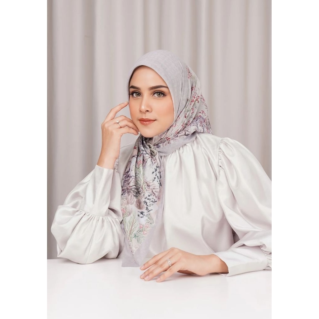 Buttonscarves Holiday Shadow