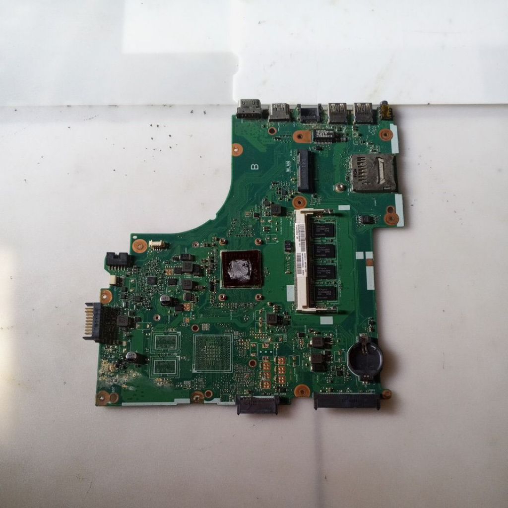 Motherboard laptop Asus X452E rusak