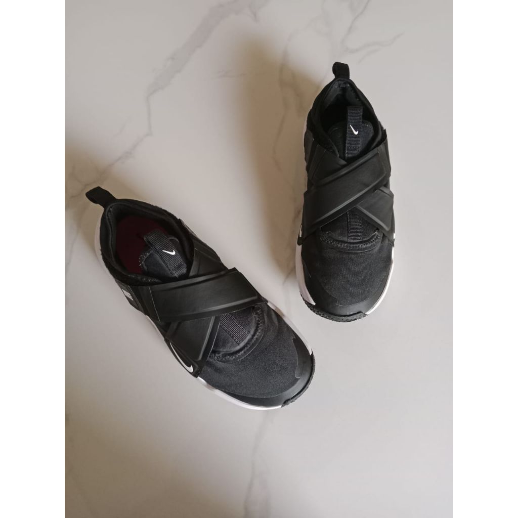 Sepatu Sekolah Anak Nike Flex Advance Hitam Size 33,5 Insole 21 cm Velcro Preloved