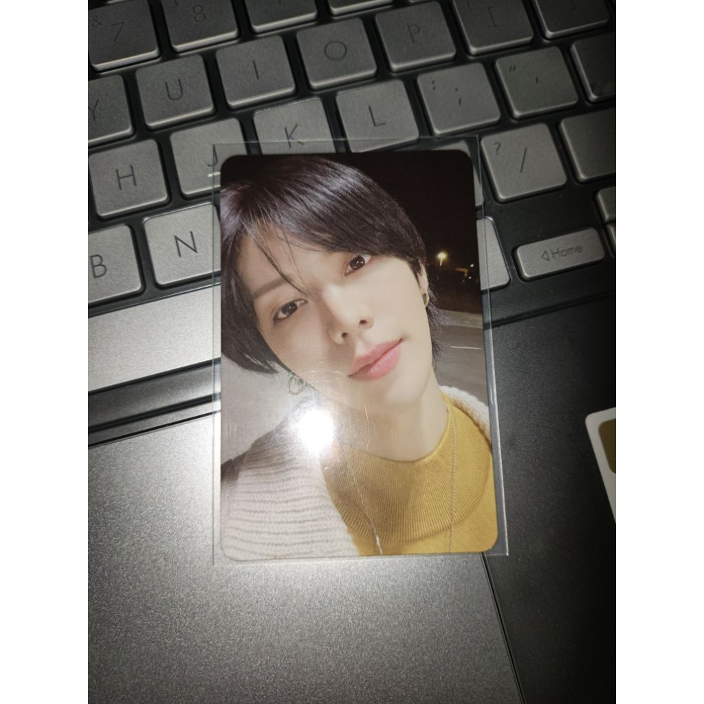 PHOTOCARD YUTA UNIVERSE OFFICIAL