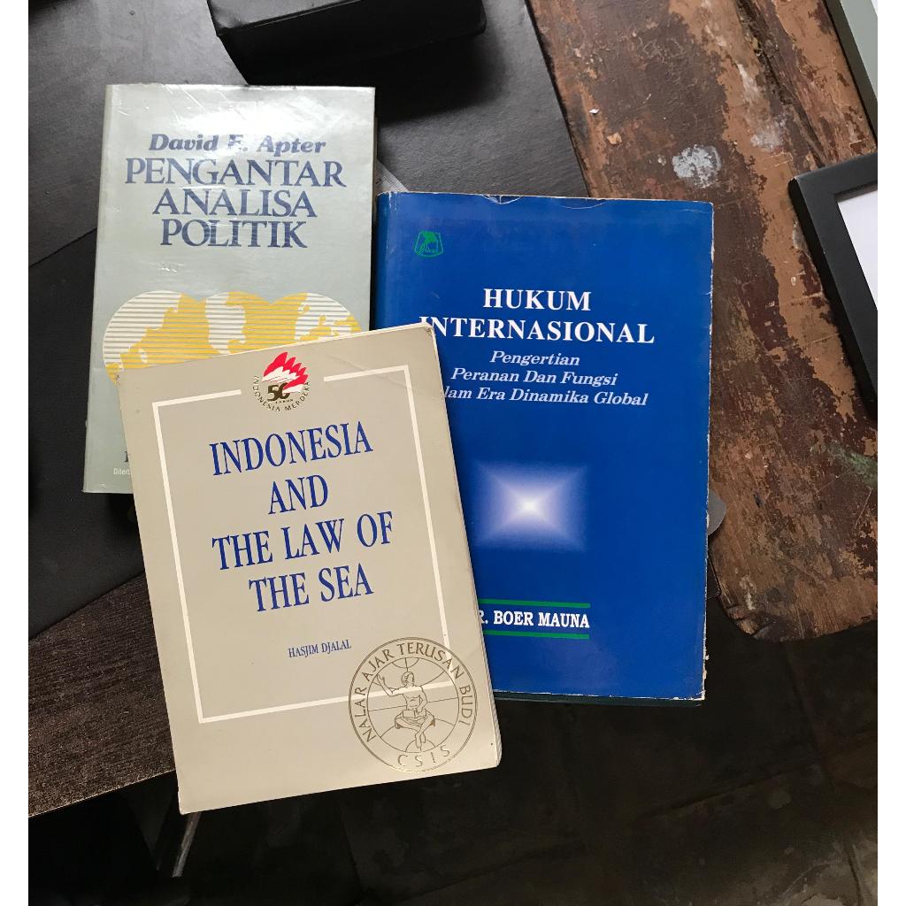 Paket 3 bh buku HUKUM dan POLITIK bekas