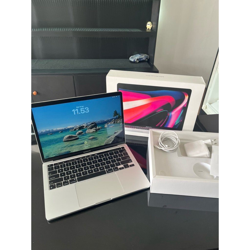 Macbook Pro M2 8/512 inter original