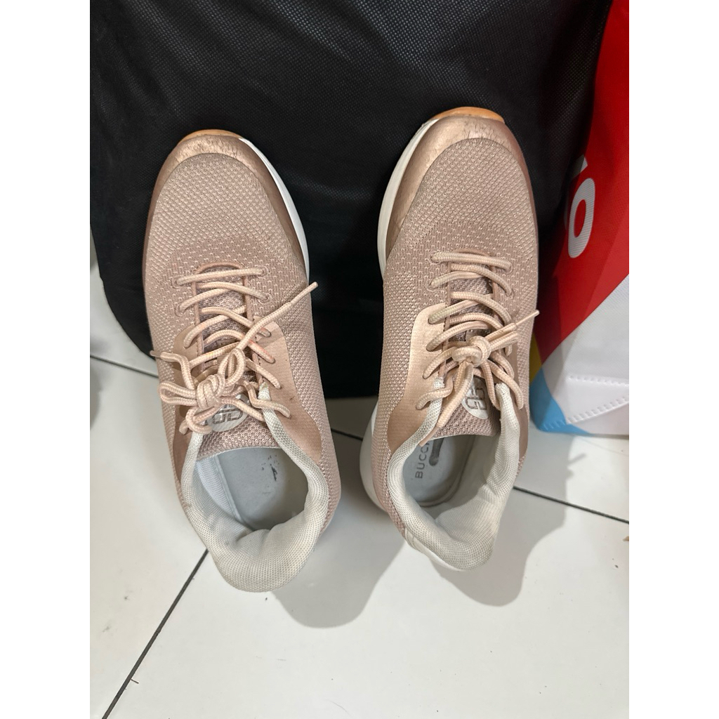 [PRELOVED] Sepatu Buccheri Wanita Blink sneakers