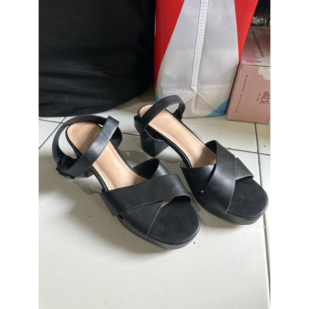 [PRELOVED] Heels BE BOB Uk 39/40