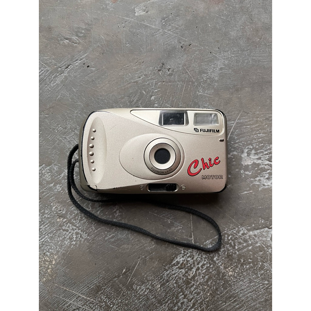 KAMERA ANALOG FUJIFILM CHIC