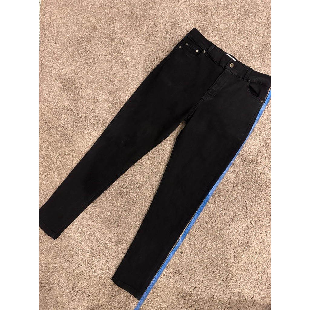 Celana hitam Levis Wanita (Preloved)