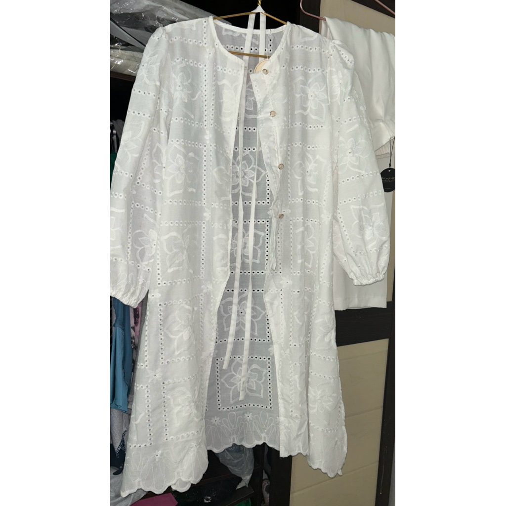 Tunik Putih Bordir
