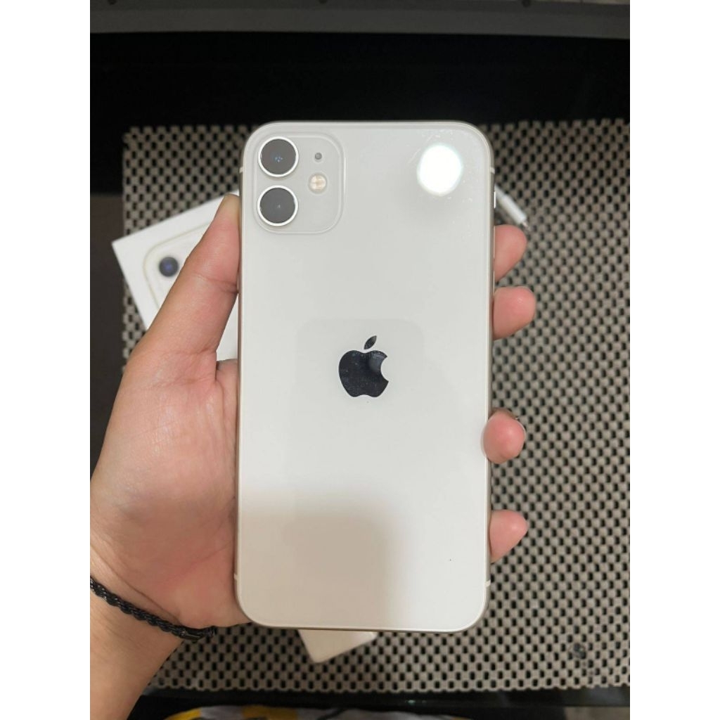 ip iphone 11 64 putih no minus second resmi