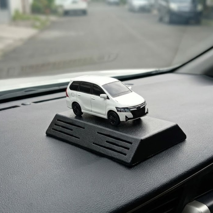 (AVANZA 2019 - 2021) Skala 1 : 45 Resin Crystal 13x8cm Pajangan Interior Miniatur Mobil